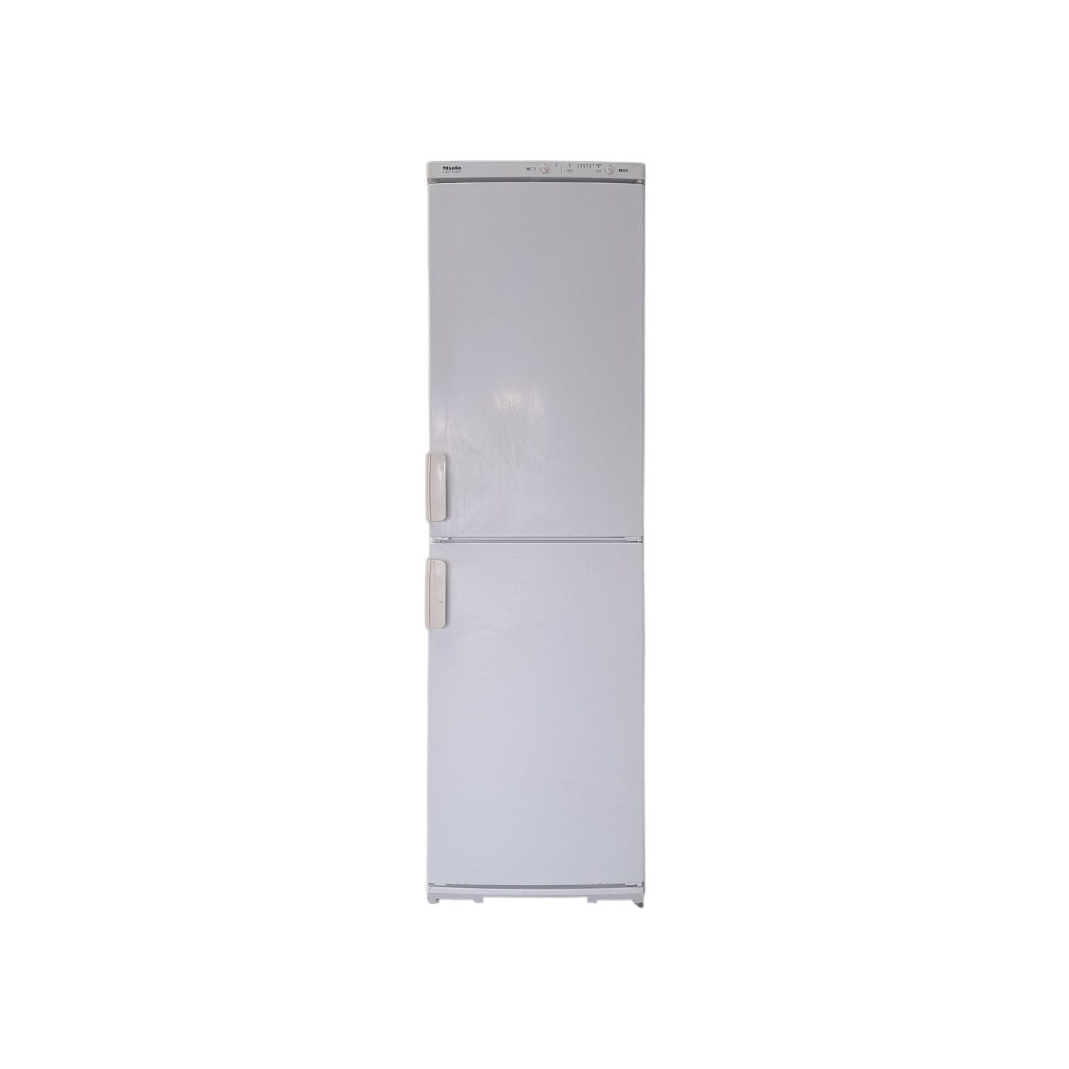 Refurbished Liebherr GP1496 diepvrieskast met 103 liter inhoud, 4 vriesladen en SmartFrost-technologie. Compact, betrouwbaar en direct gebruiksklaar.