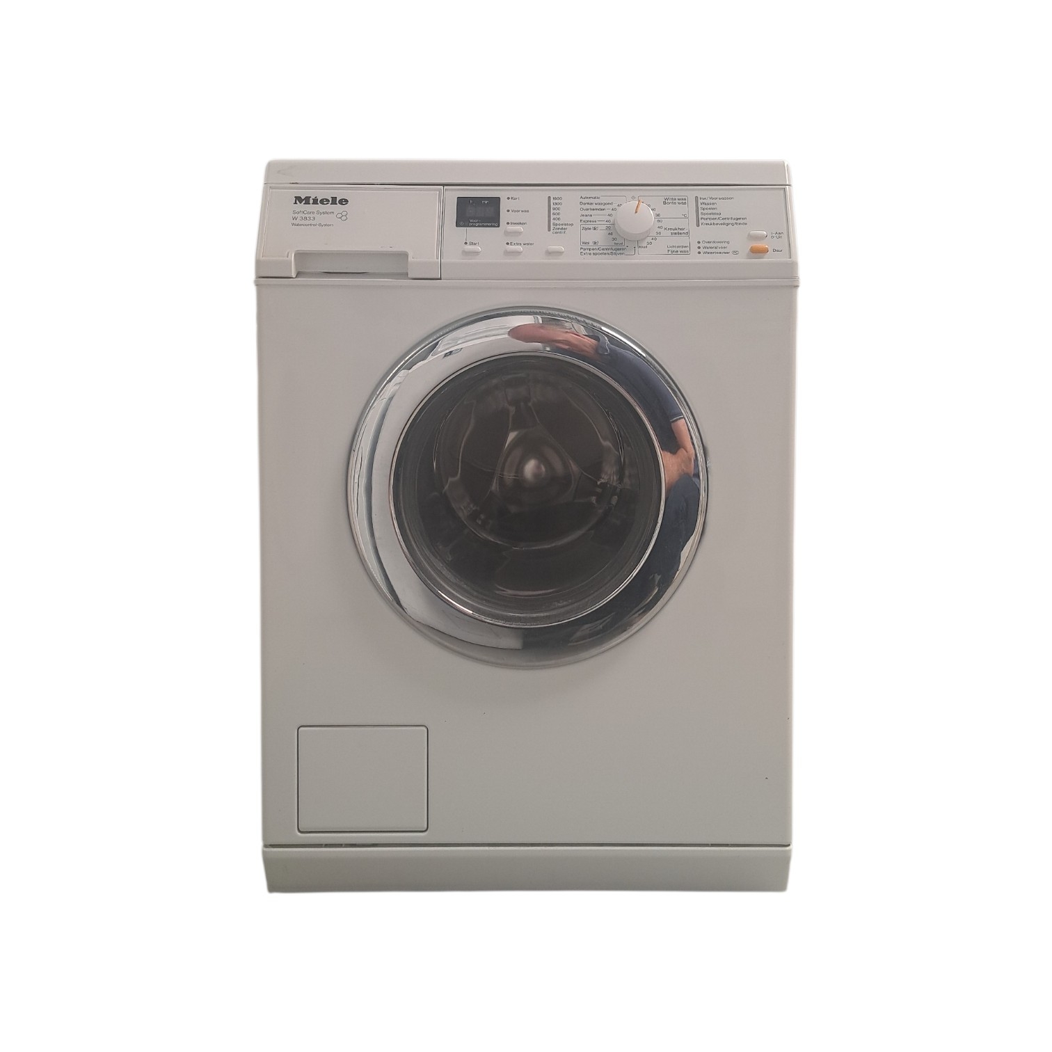 Refurbished Miele W3833 wasmachine met 1600 toeren, ruime trommel en betrouwbare Miele kwaliteit. Technisch gecontroleerd, getest en direct gebruiksklaar.