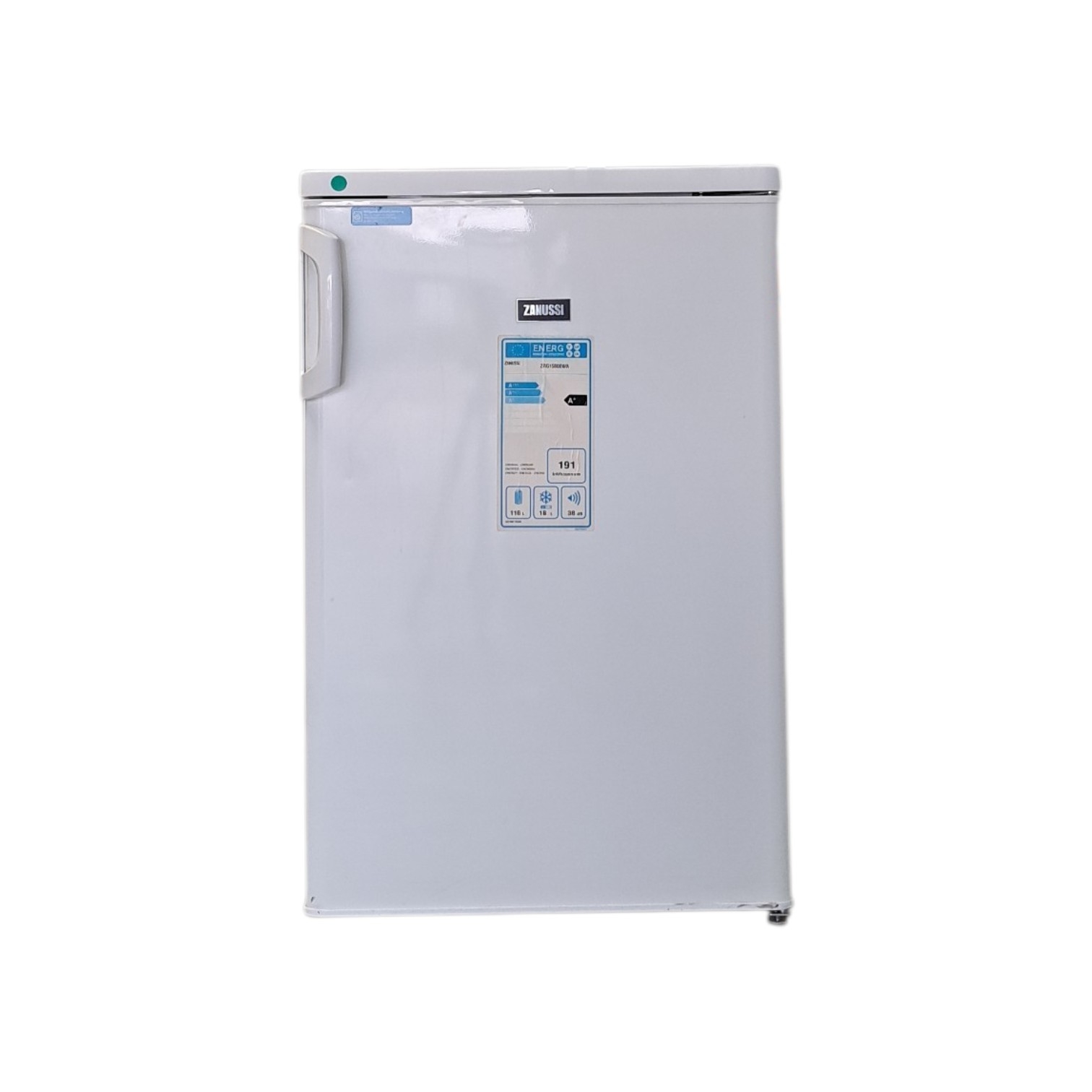 Refurbished Zanussi ZRG15800WA tafelmodel koelkast met vriesvak en 136 liter inhoud. Compact, stil, energiezuinig en direct gebruiksklaar.