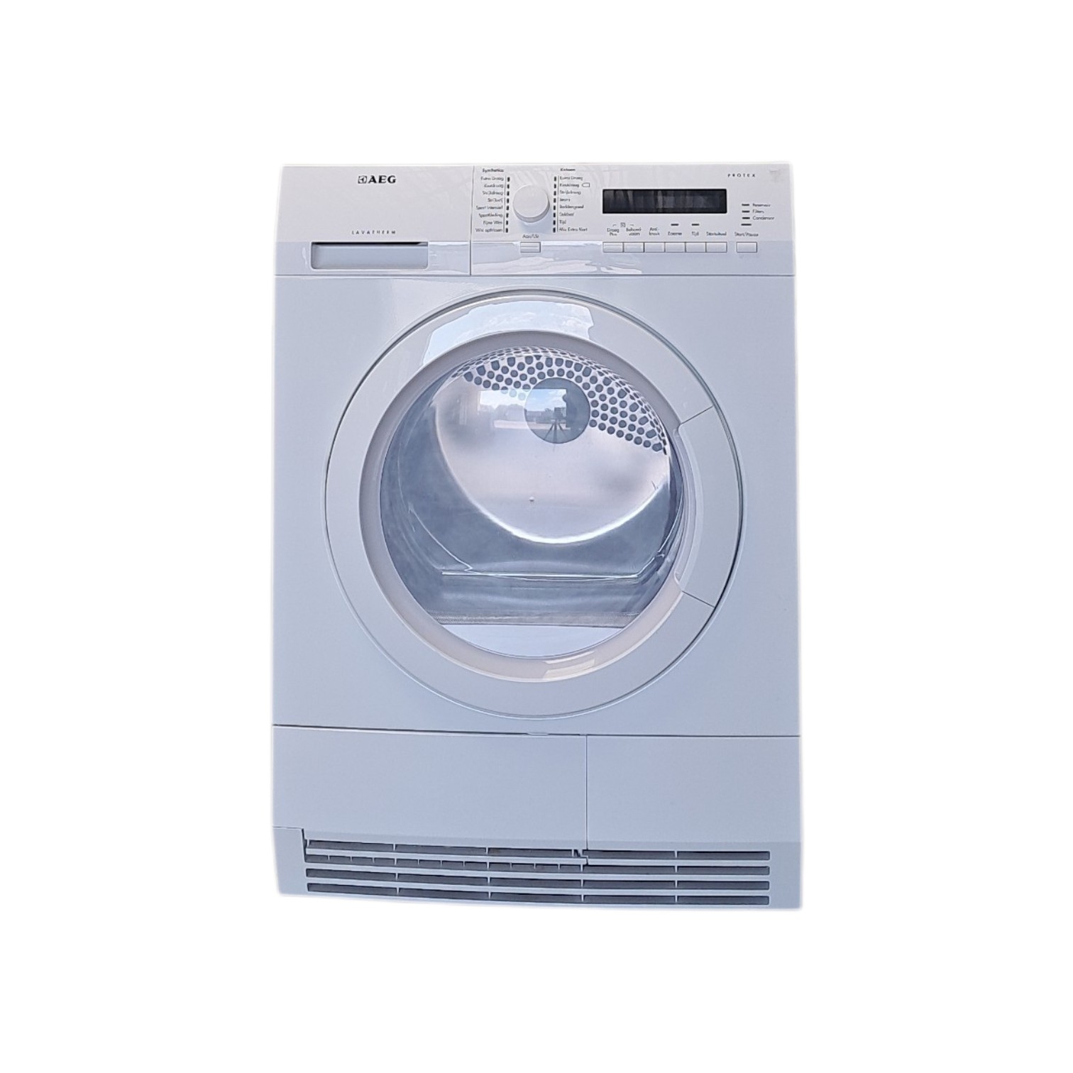Refurbished AEG T72276NAC condensdroger met 7 kg capaciteit, automatische sensordroging en LCD-display. Professioneel getest, gereinigd en direct gebruiksklaar.